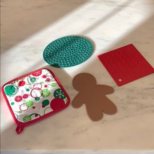 Christmas themed pot holders - group of 4
